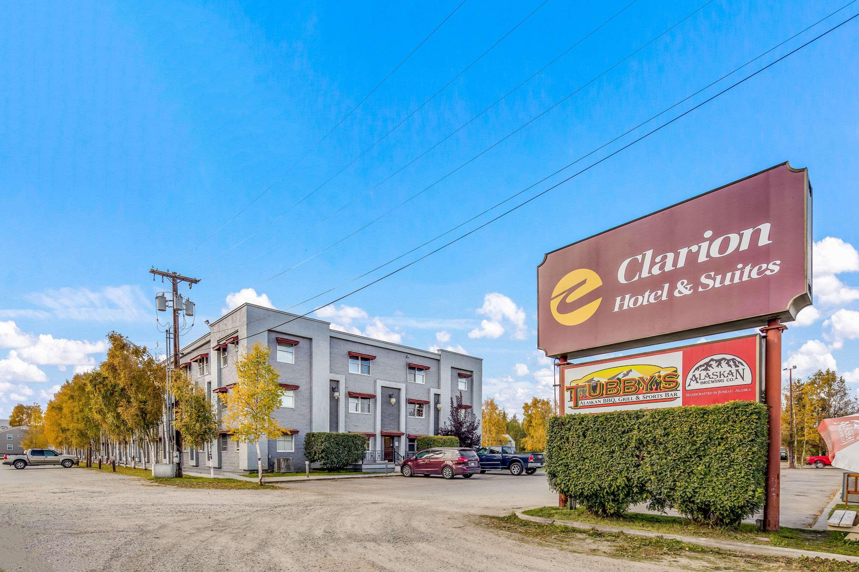 Clarion Hotel & Suites Fairbanks Near Ft Wainwright Bagian luar foto