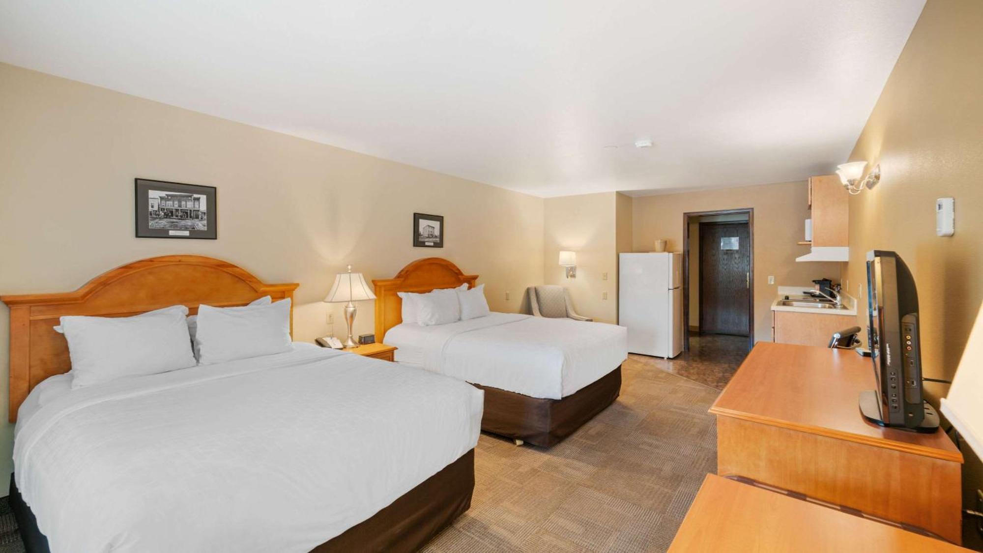 Clarion Hotel & Suites Fairbanks Near Ft Wainwright Bagian luar foto