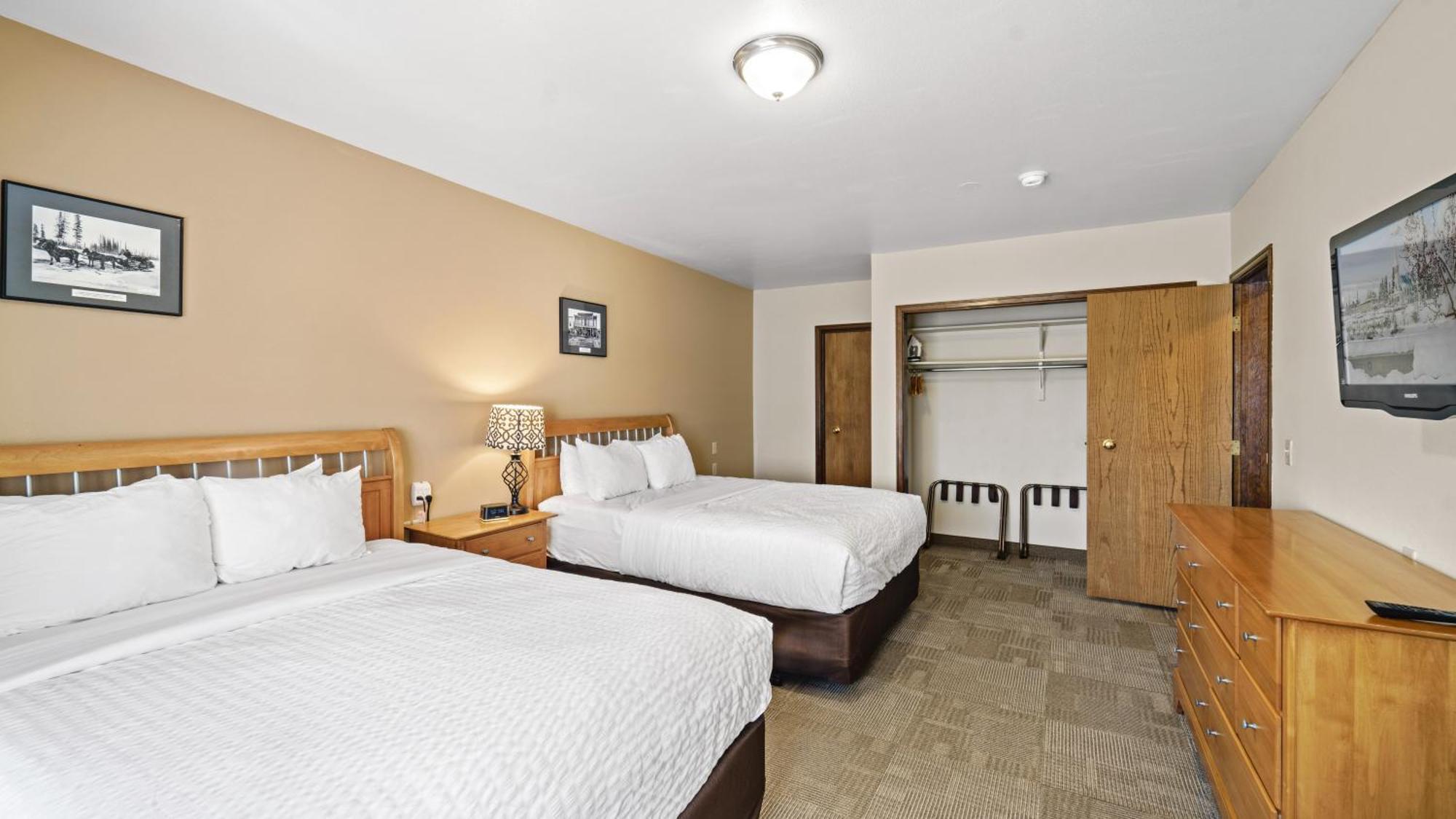 Clarion Hotel & Suites Fairbanks Near Ft Wainwright Bagian luar foto