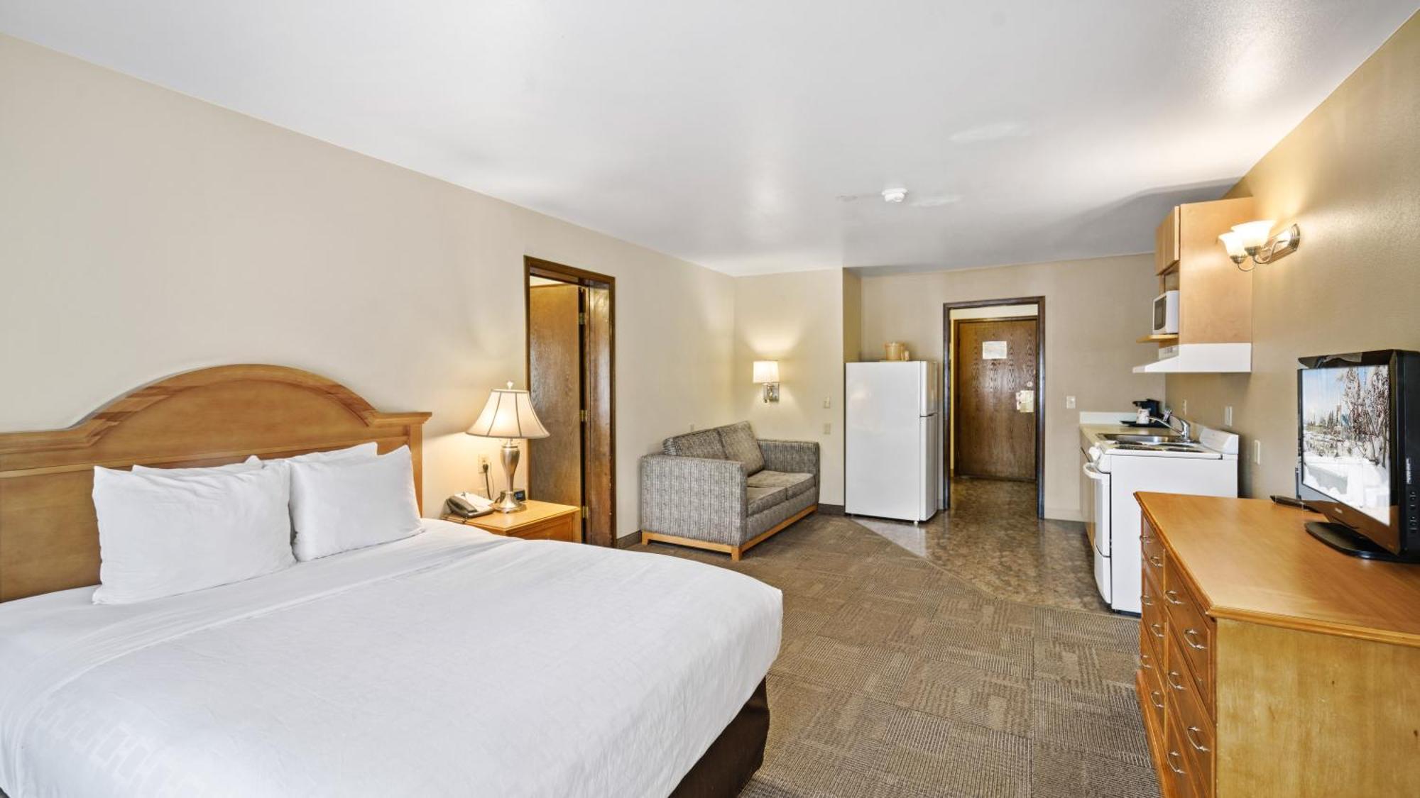 Clarion Hotel & Suites Fairbanks Near Ft Wainwright Bagian luar foto