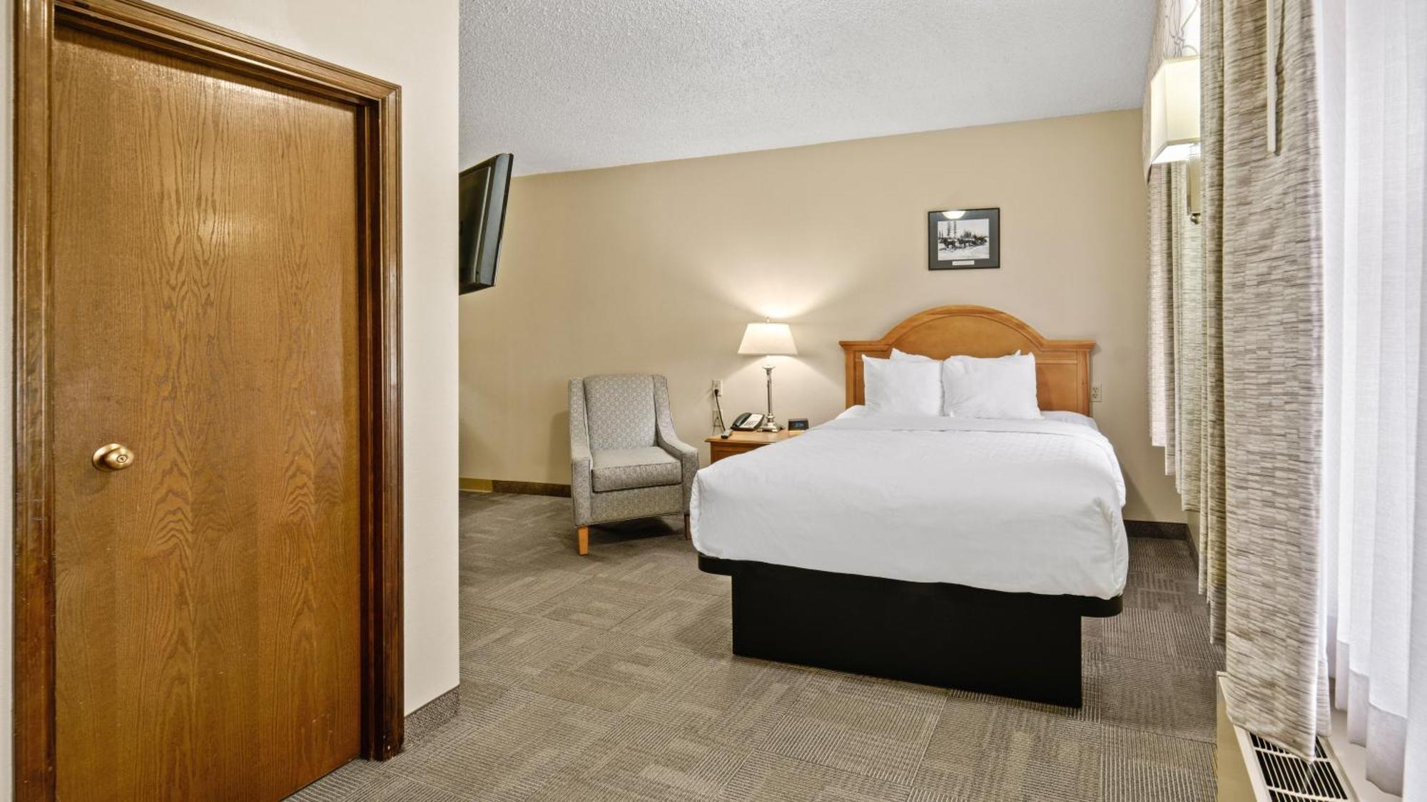 Clarion Hotel & Suites Fairbanks Near Ft Wainwright Bagian luar foto