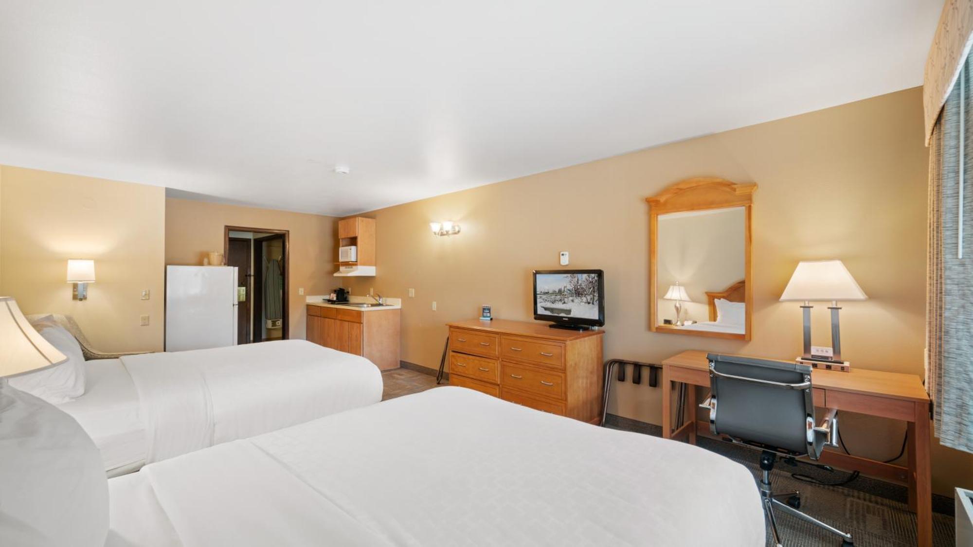 Clarion Hotel & Suites Fairbanks Near Ft Wainwright Bagian luar foto