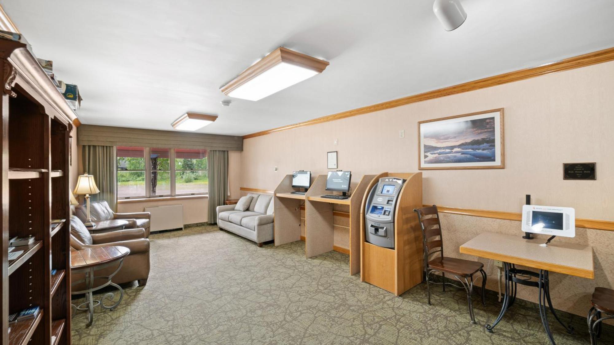 Clarion Hotel & Suites Fairbanks Near Ft Wainwright Bagian luar foto