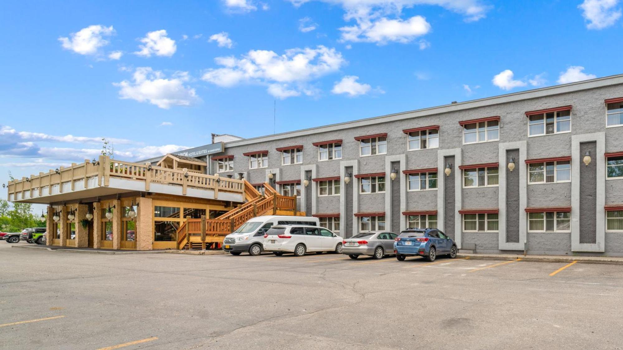 Clarion Hotel & Suites Fairbanks Near Ft Wainwright Bagian luar foto